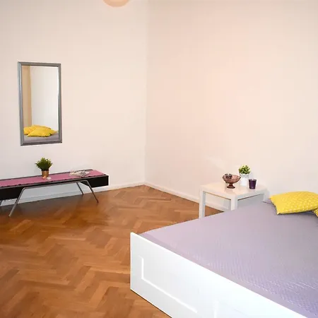 Manes Apartamento *
