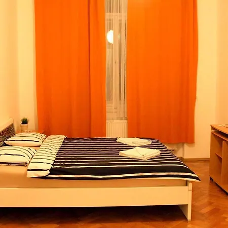 Apartment Manes *