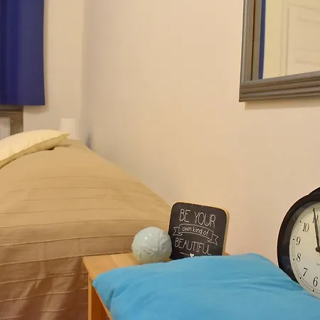 Apartment Manes